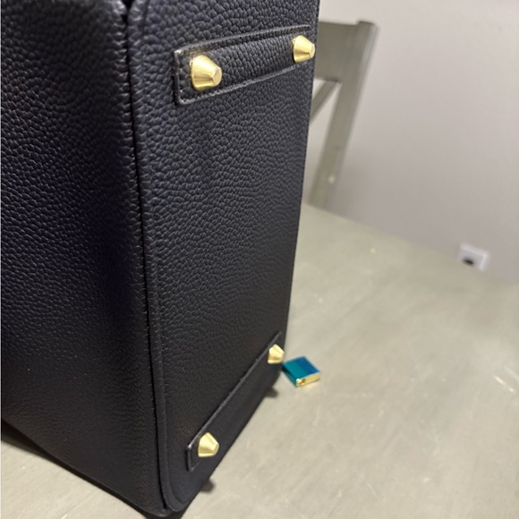 Elegant Black NWT Handbag - Picture 3 of 6